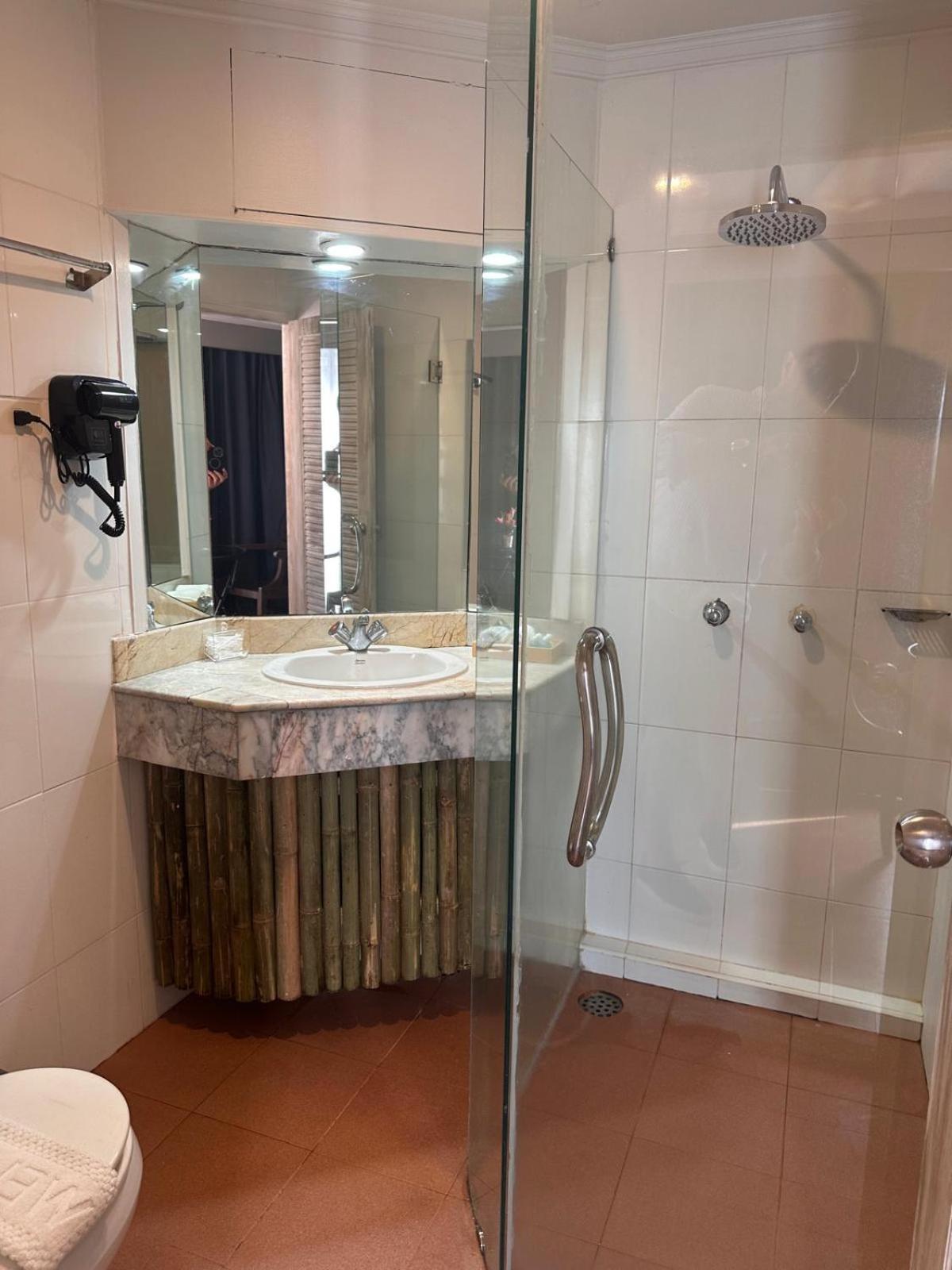 The Taksim Patong Beach Hotel Extérieur photo