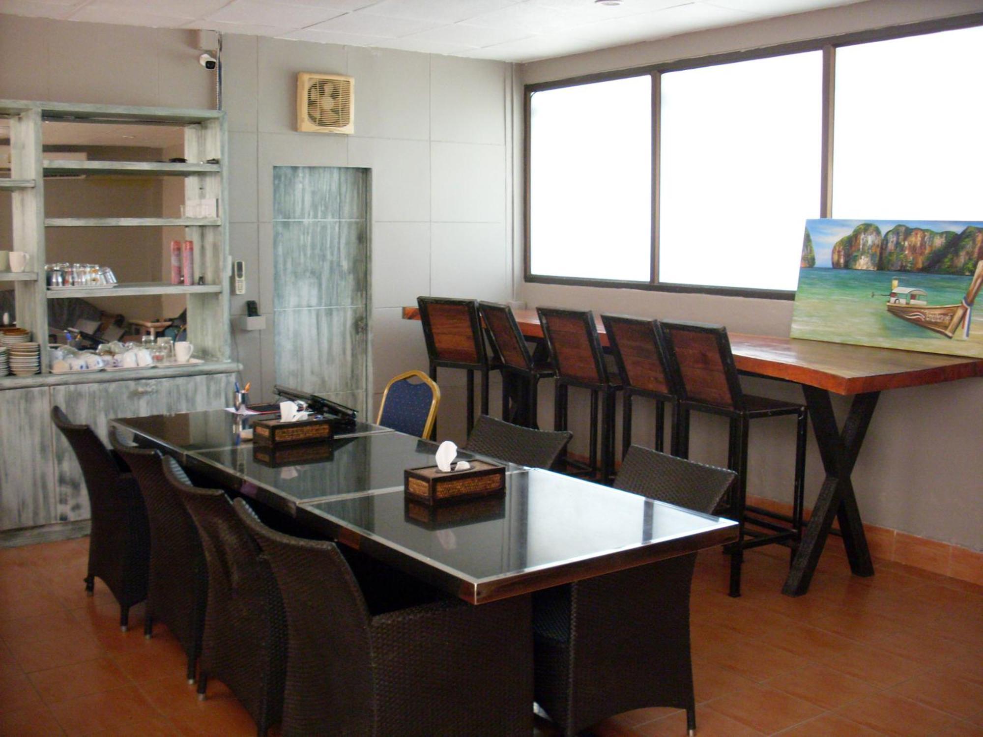 The Taksim Patong Beach Hotel Extérieur photo